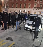 Αγρια επεισόδια μεταξύ οπαδών Χάιντουκ και Αγιαξ - «Εχουμε ζήσει παρόμοια πράγματα στην Αθήνα» (video)