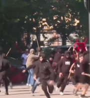 Αγριο ξύλο μεταξύ οπαδών της Λεβάντε και της Σεβίλλης στους δρόμους της Βαλένθια (video)
