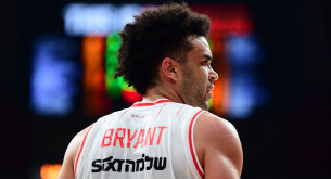 Back-to-back MVP: Ο Ελάιζα Μπράιαντ αναδείχθηκε ξανά πολυτιμότερος της αγωνιστικής της EuroLeague