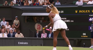 Εκτός του διπλού στο Wimbledon οι αδερφές Γουίλιαμς - Με δεμένο πόδι η Σερένα (video)