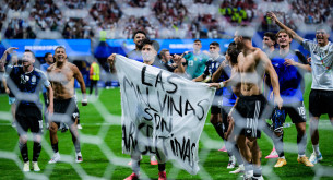 Κινδυνεύουν όντως με τιμωρία οι παίκτες της Αργεντινής για το πανό σχετικά με τις Μαλβίνες;