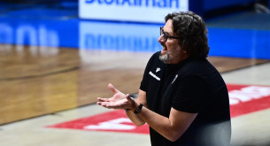 Επική απάντηση Τρινκιέρι στα ελληνικά: «Σκ@τ@ σήμερα, ε;»