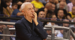 Ανασύνταξη στην ΑΕΚ με φόντο επιστροφές στη δράση