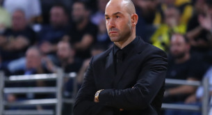 Η δωδεκάδα του Αρη για το ματς με τη Ντερτόνα: Εκτός ο Μποχωρίδης, στη θέση του ο Χατζηλάμπρου