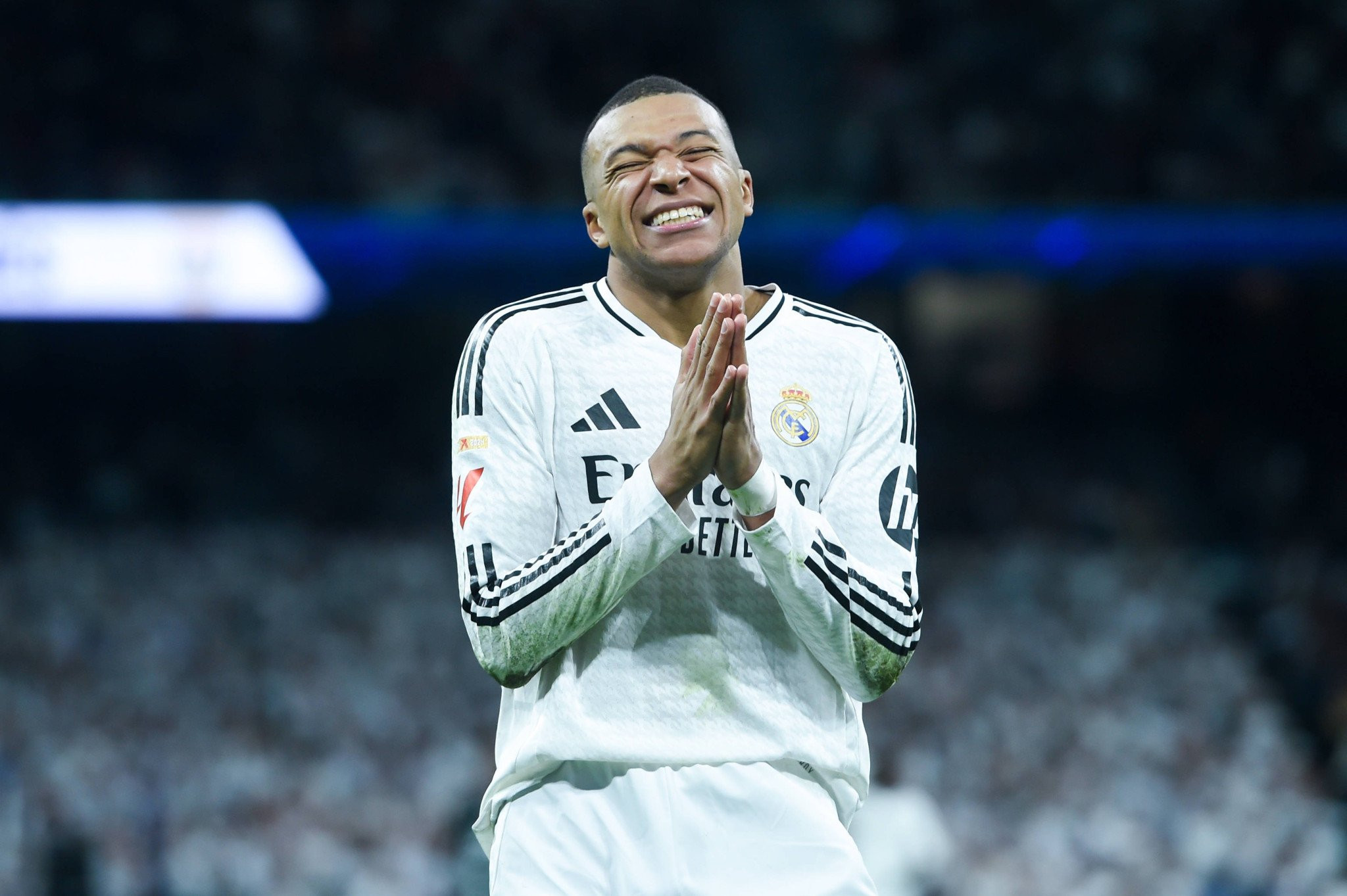 Συνεχίζεται ο πόλεμος - Η Παρί ζητά 98 εκατ. ευρώ από τον Εμπαπέ