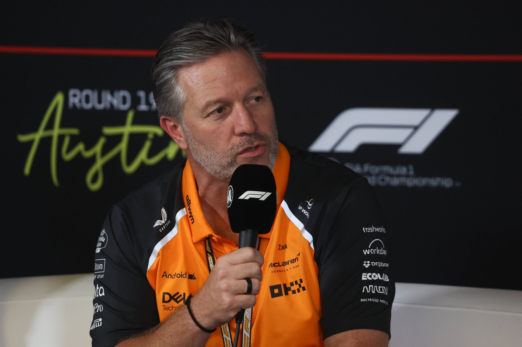 Η McLaren περνά στην αντεπίθεση: Ζητά εξηγήσεις από τη FIA για τον κινητήρα του Φερστάπεν