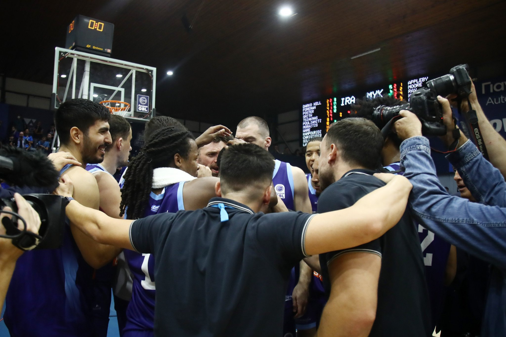 Ο Ζιάγκος περιμένει την επάνοδο του Γκρέι στη Μύκονο