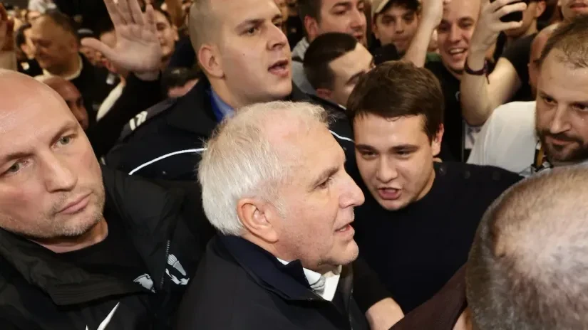 Συγκινημένος ο Ομπράντοβιτς με τον κόσμο - Η στάση του έφερε ελπίδα παραμονής (video)