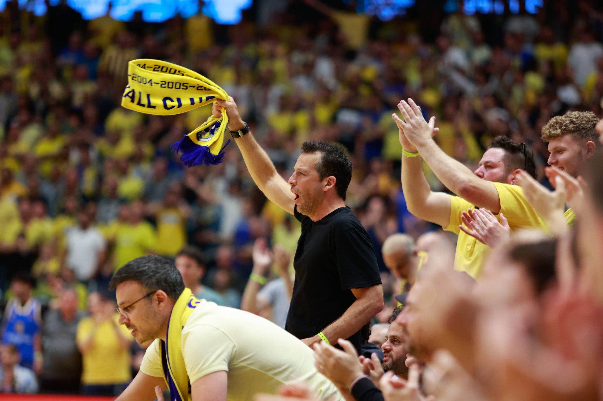 «Καμπάνα» της Euroleague στη Μακάμπι λόγω των υβριστικών συνθημάτων κατά του Αταμάν