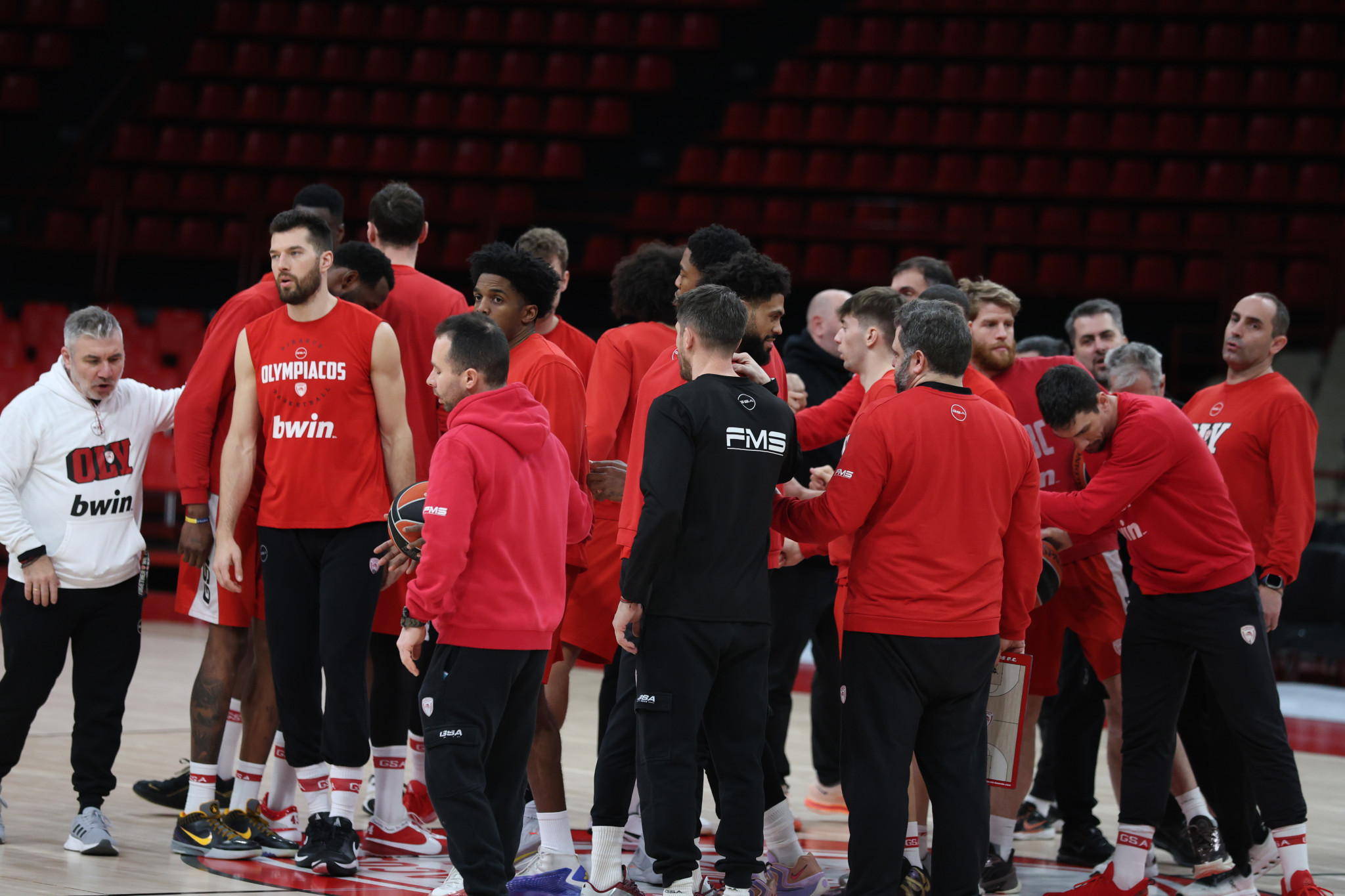 Η ήττα του Ολυμπιακού στο Ντουμπάι και το παιχνίδι με τη Βίρτους Μπολόνια