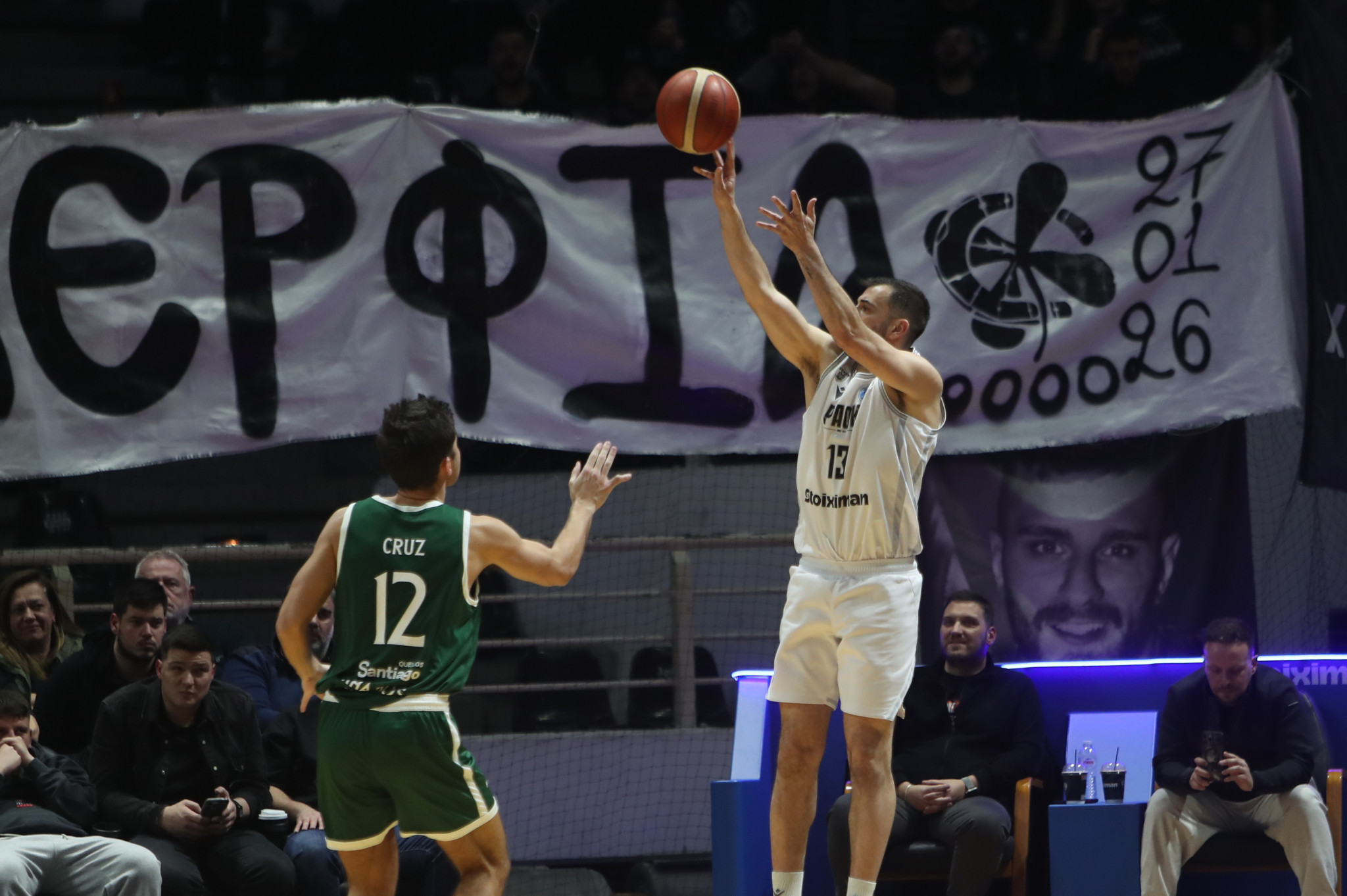Σε άλλη κλάση ο ΠΑΟΚ, ισοπέδωσε με 100άρα την Σπόρτινγκ με τη σκέψη στα αδικοχαμένα «αετόπουλα»