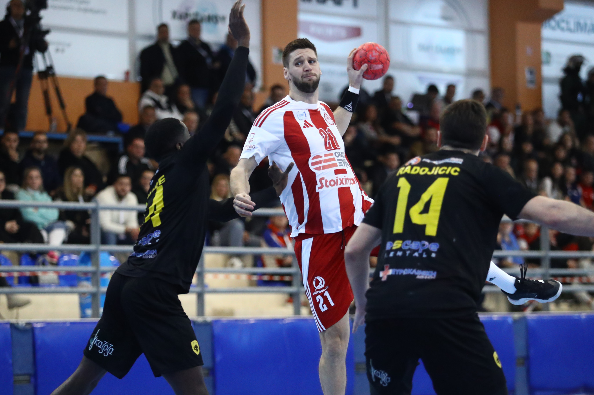 Live: Ολυμπιακός - ΑΕΚ για τον τελικό Κυπέλλου χάντμπολ