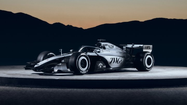 Η F1 «έκλεψε» την παράσταση στο Super Bowl με την παρουσίαση του μονοθεσίου της Cadillac