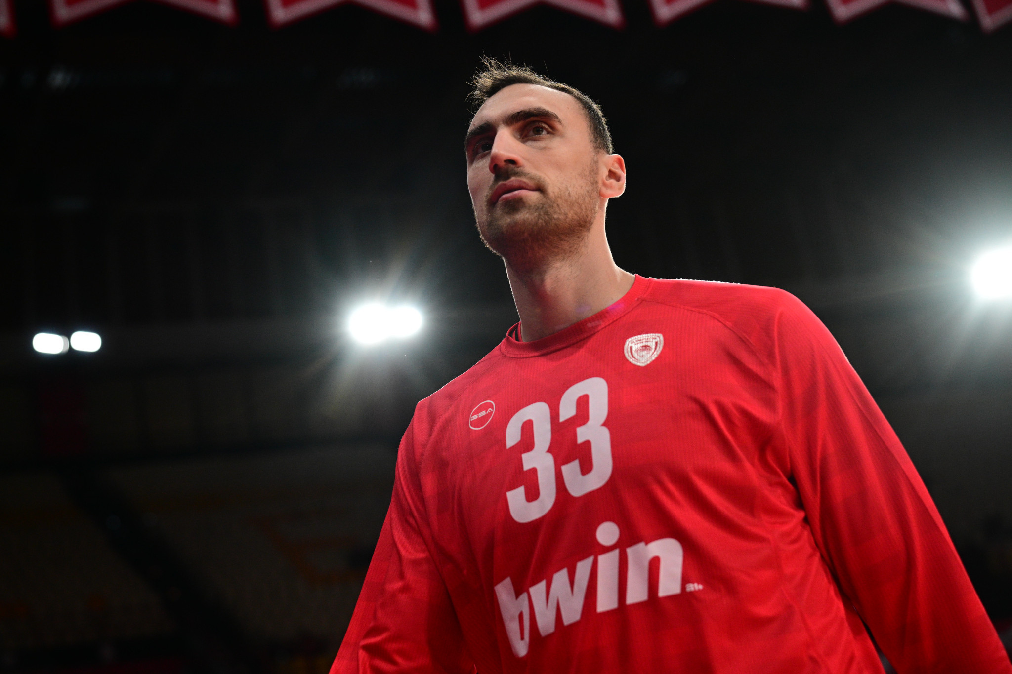 Θέλει να παίξει ο Μιλουτίνοφ, φέρνει ειδικό νάρθηκε ο Ολυμπιακός