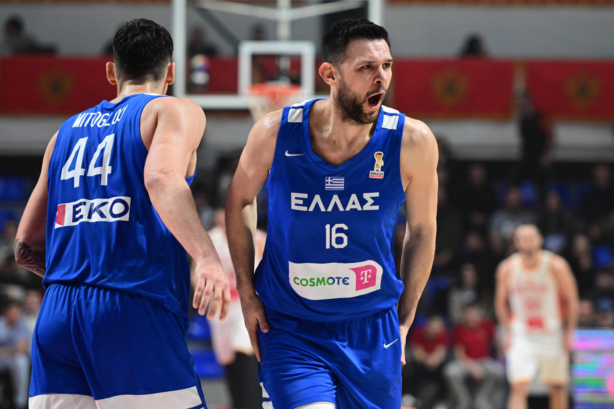 Η τελευταία πινελιά δια χειρός αρχηγού: Το φοβερό putback κάρφωμα του Παπανικολάου στο Μαυροβούνιο (video)