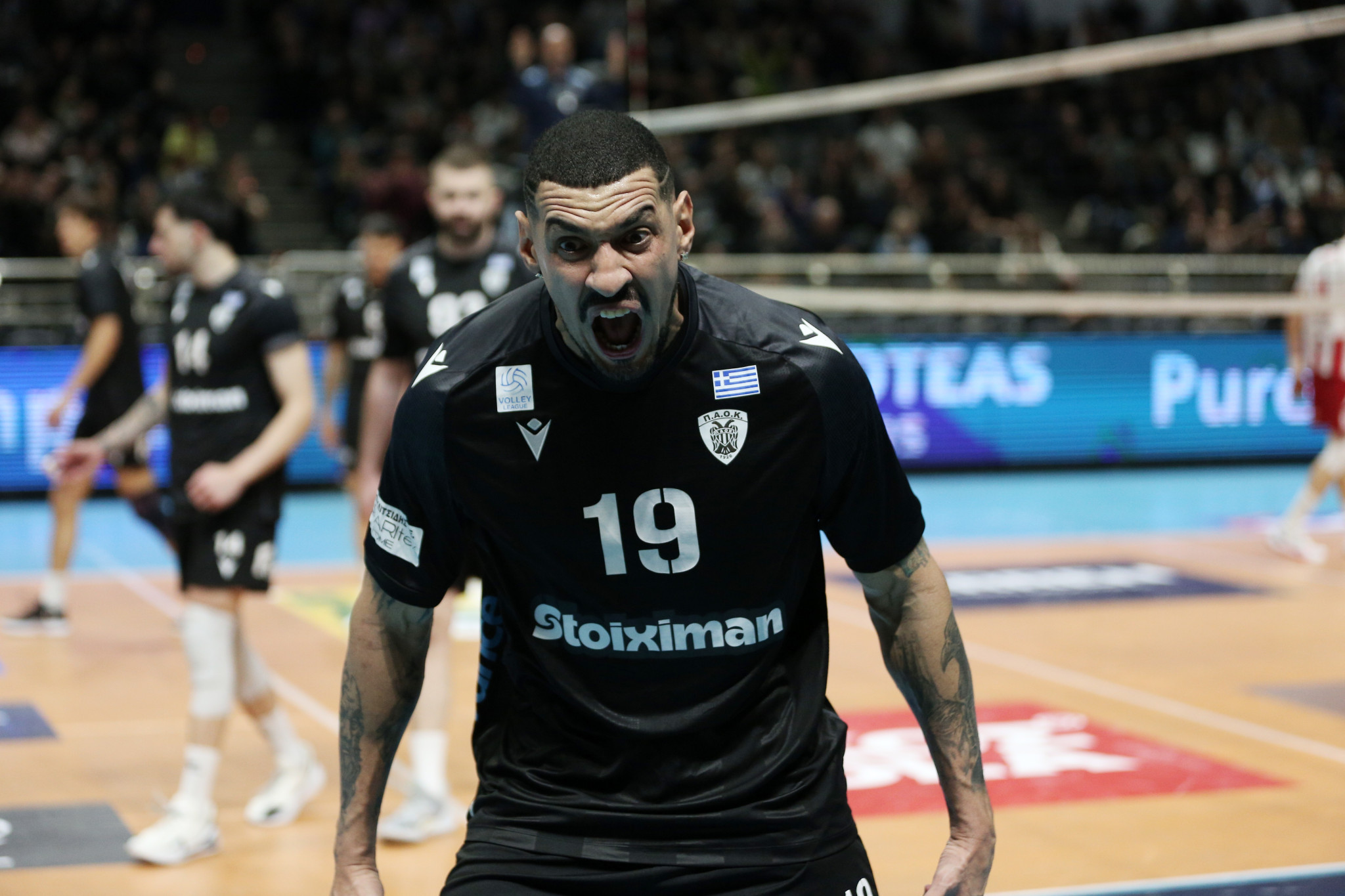 Ο ΠΑΟΚ με σούπερ Ερνάντεζ έκανε το 1-1 κόντρα στον Μίλωνα στους ημιτελικούς της Volley League