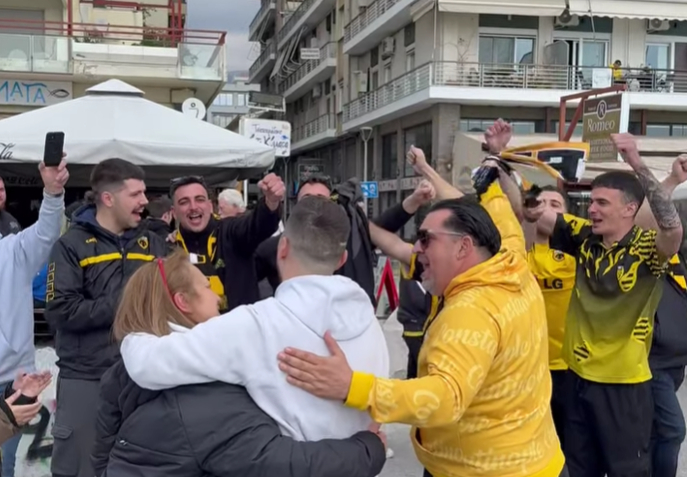 Κιτρινόμαυρη «απόβαση» στον Βόλο – Χιλιάδες φίλοι της ΑΕΚ μετέτρεψαν σε κερκίδα τα καταστήματα της παραλιακής (video)