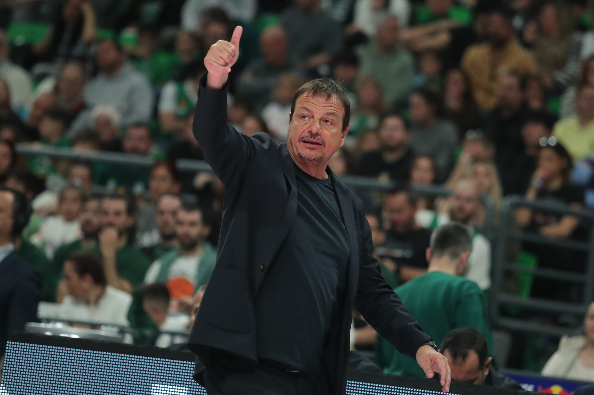 Αταμάν: «Πώς να παίξει ο Τολιόπουλος στη EuroLeague; Θέλετε να θυσιάσω τον Ναν, τον Γκραντ, τον Σλούκα, τον Σορτς;» (video)