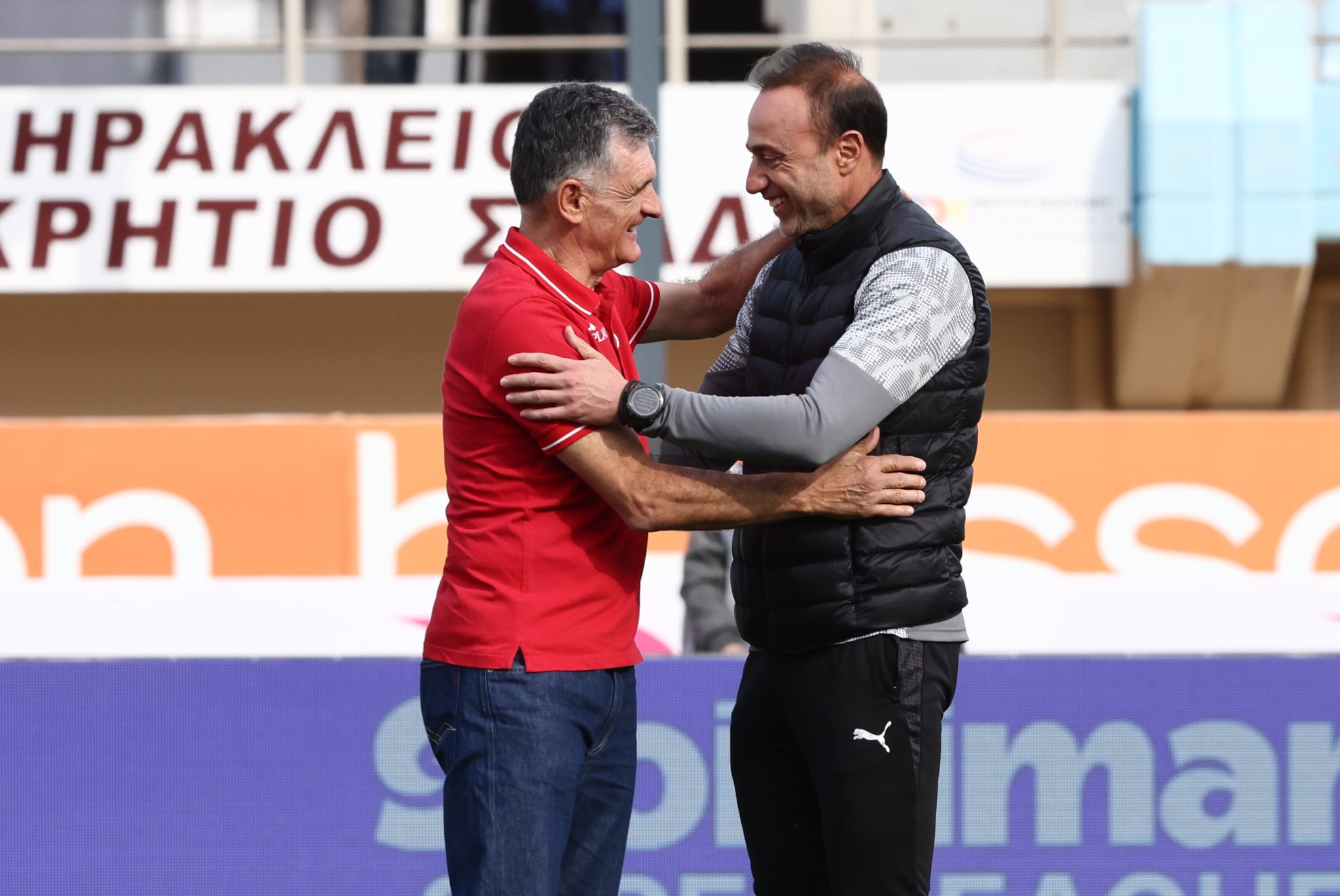 Η αγκαλιά Μεντιλίμπαρ - Κόντη πριν την έναρξη της αναμέτρησης του ΟΦΗ με τον Ολυμπιακό (photos)