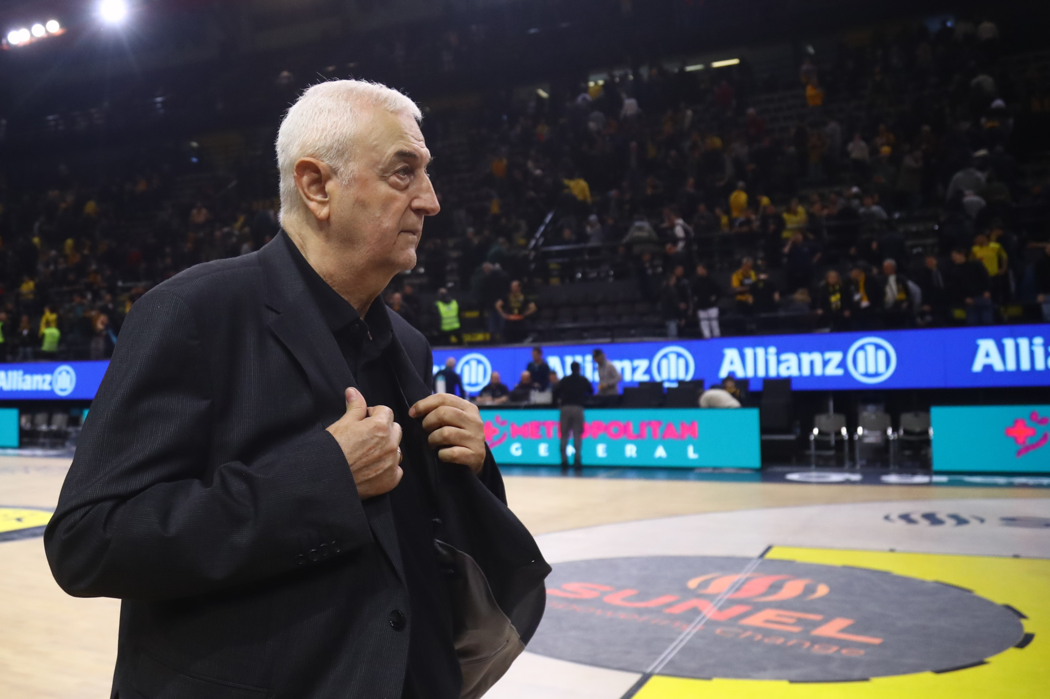 Στο πόδι η Sunel Arena για τον Ντράγκαν Σάκοτα και αποθέωση (video)