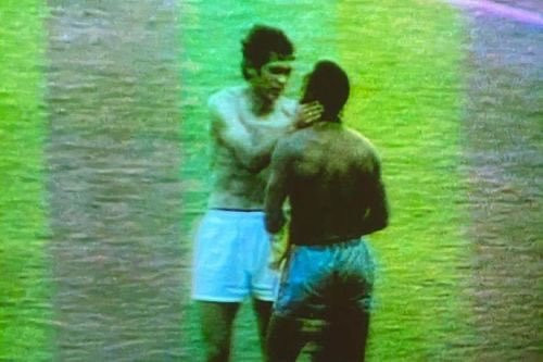 «Εχω τη φανέλα του, είναι άπλυτη ακόμα» - Οταν ο Λουτσέσκου συναντήθηκε με τον Πελέ