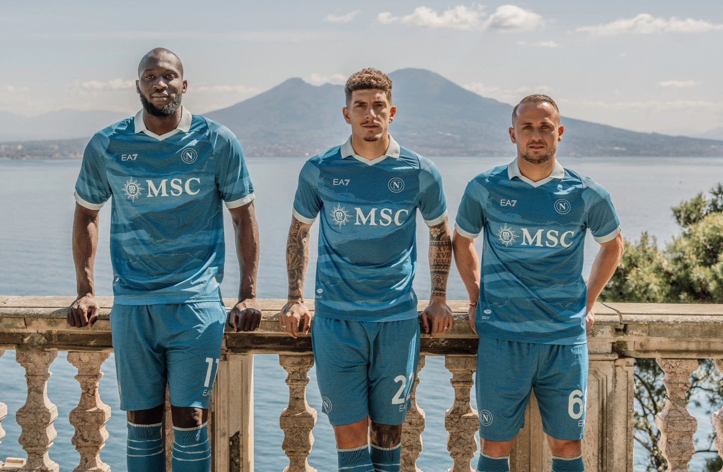Από τη Σειρήνα Παρθενόπη στη Serie A - Η φανέλα της Νάπολι που μιλά ελληνικά