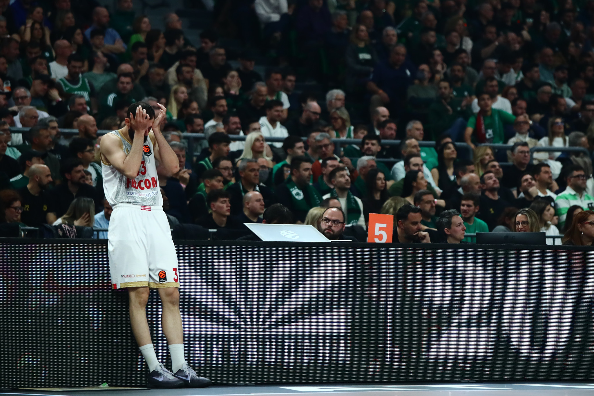 «Πιθανός προορισμός για τον Μίροτιτς ο Ολυμπιακός»