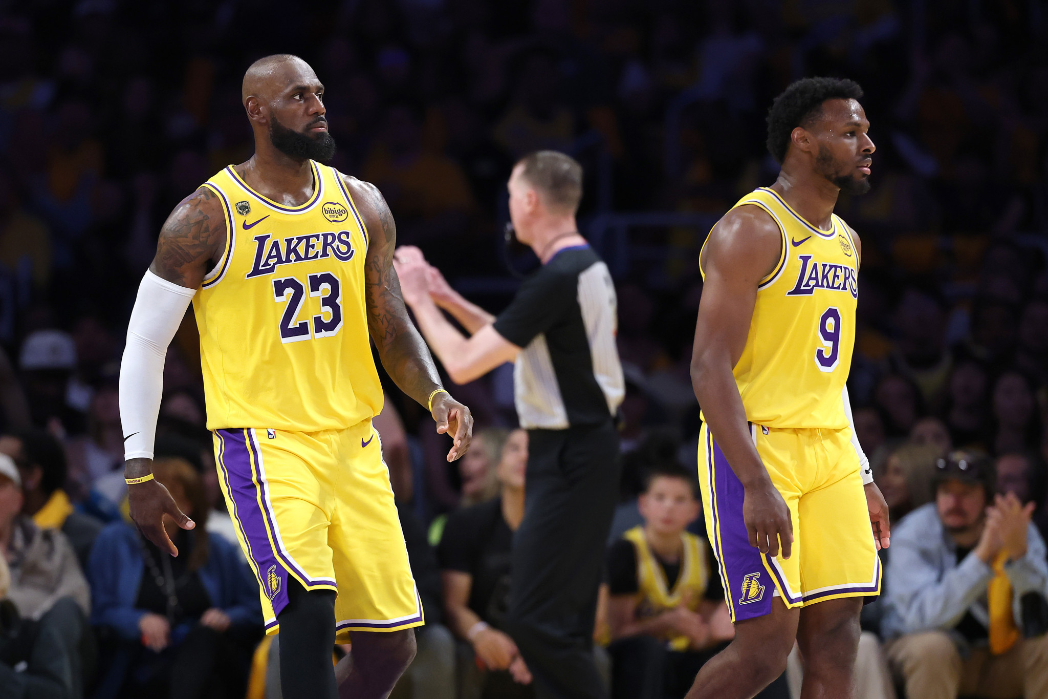 Ο ΛεΜπρόν Τζέιμς έπαιξε με τον γιο του σε ματς Playoffs: «Το πιο τρελό πράγμα που έχει συμβεί στην καριέρα μου»