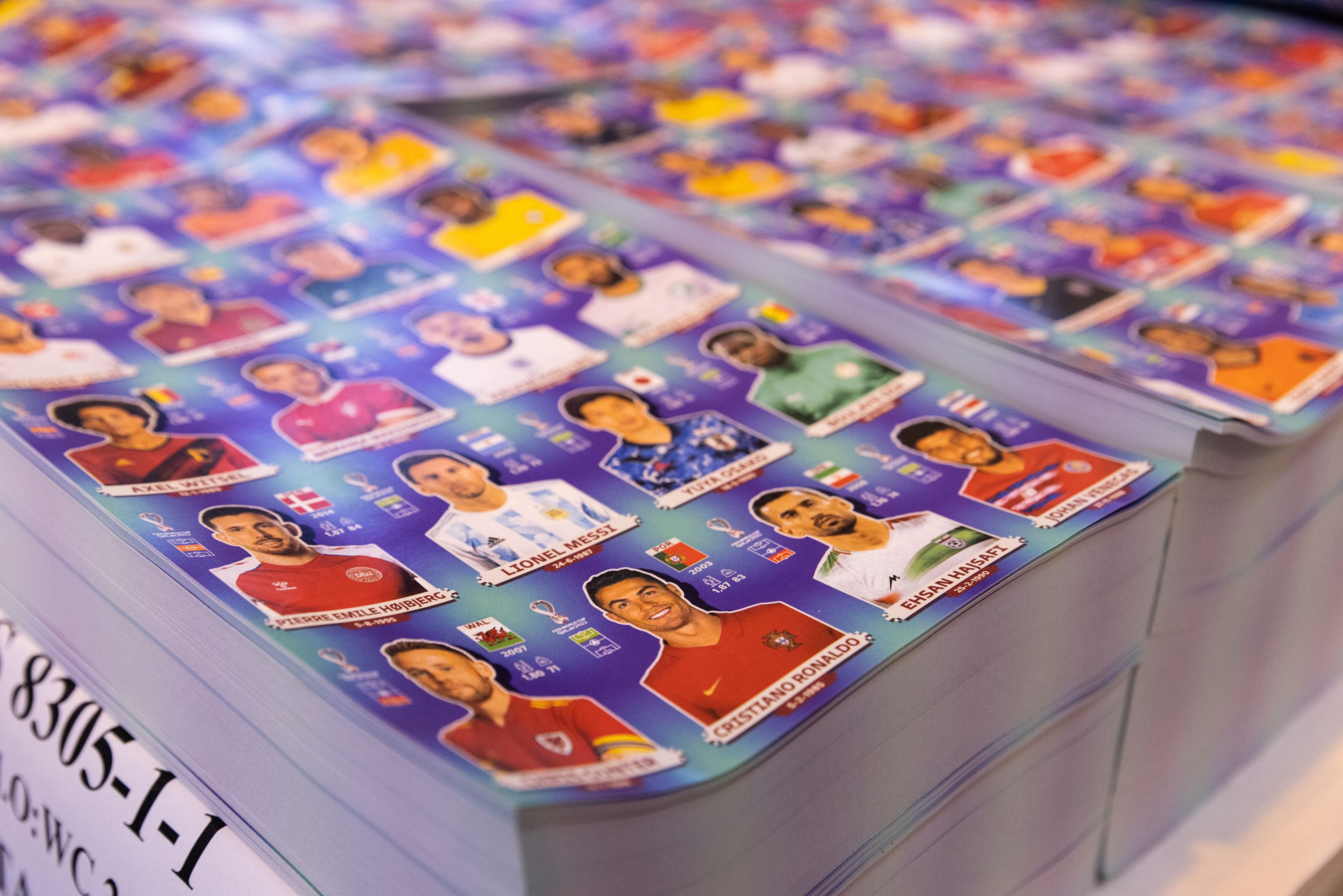 Οι συλλέκτες αυτοκόλλητων Panini μπροστά σε μια πρόκληση - Πόσο θα στοιχίσει το άλμπουμ του Μουντιάλ