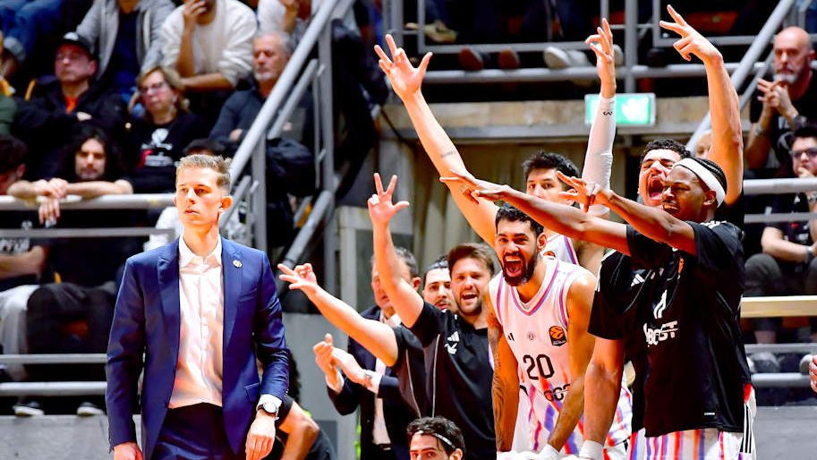 Τέλος ο Τόμας από την Παρί