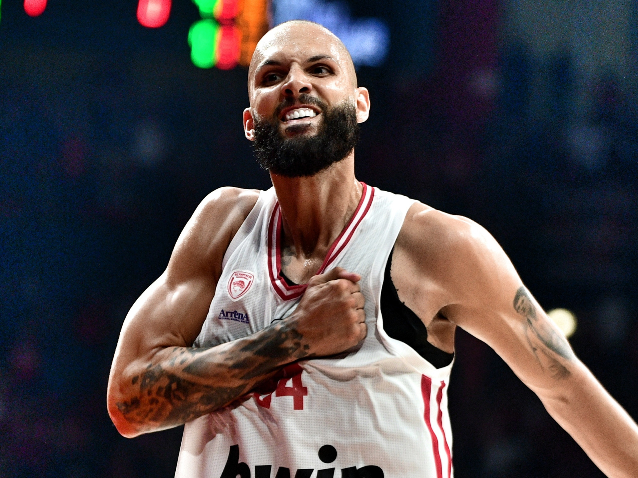 Ο Φουρνιέ δεν ξεχνά την κατάκτηση της EuroLeague: «Περήφανος που πανηγυρίσαμε μαζί, τα λέμε σύντομα»