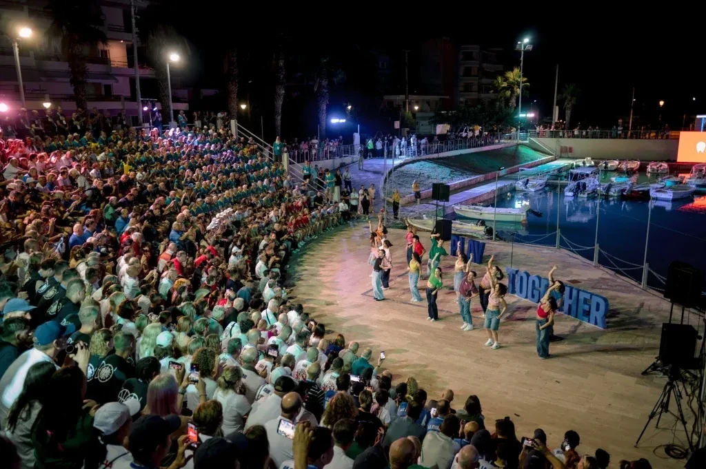 FIBA Masters Open: Μια φαντασμαγορική τελετή έναρξης με φόντο τη θάλασσα