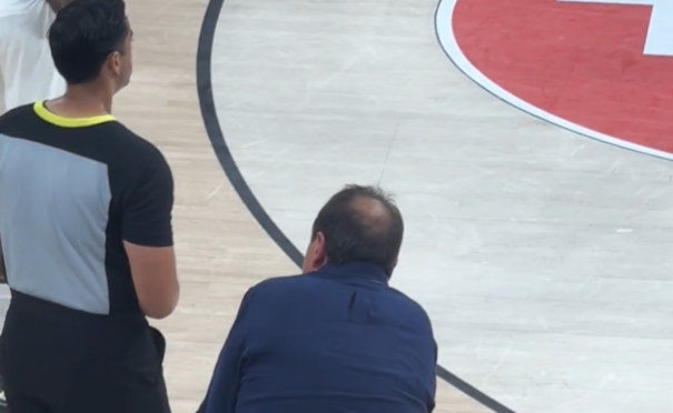 Ο Αταμάν τα... έχασε με τις αποφάσεις των διαιτητών στο Τουρκία-Σερβία του Παγκοσμίου Κυπέλλου U17 (video)