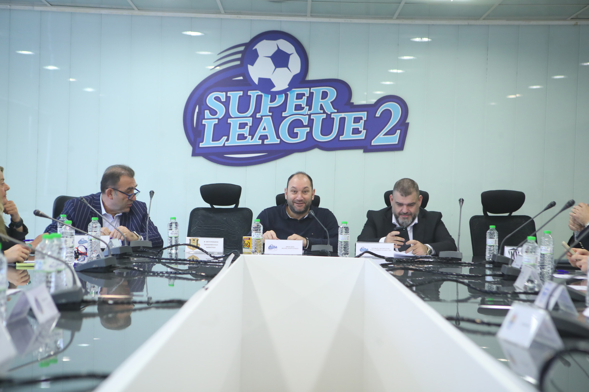 Οριστικά χωρίς Playoffs και Playouts η Super League 2 - Άνοδος για δύο ομάδες, υποβιβασμός για τέσσερις