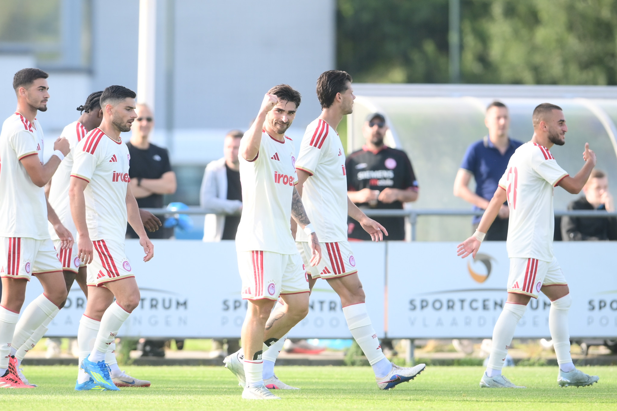 Με «ζωγραφιά» του Ζότα Σίλβα το 2-0 του Ολυμπιακού (video)