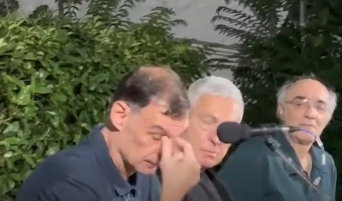 Τρομερή στιγμή: Δάκρυσε ο Μπαρτζώκας μιλώντας για την «Απόδραση από τα Βούρλα» (vid)
