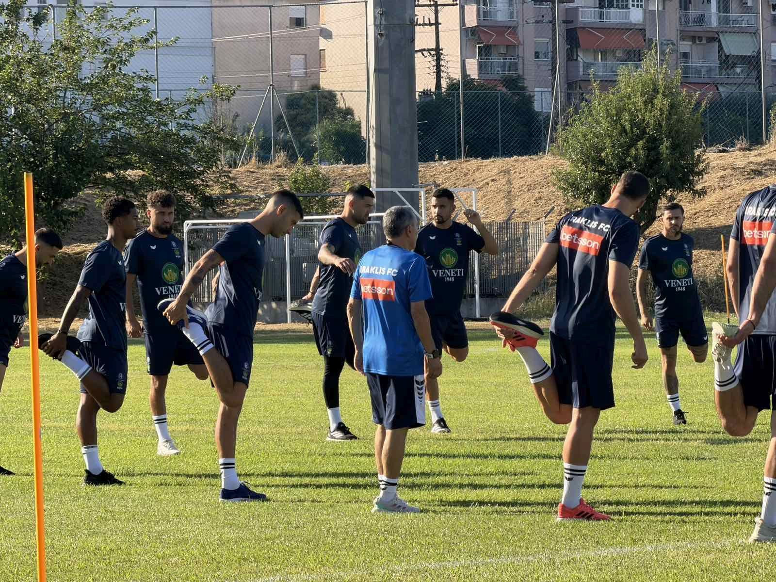 Με 26 ποδοσφαιριστές και Γιάννη Στάθη στο Μπολζάνο ο Ηρακλής - Ατυχος ο Γιαννούτσος