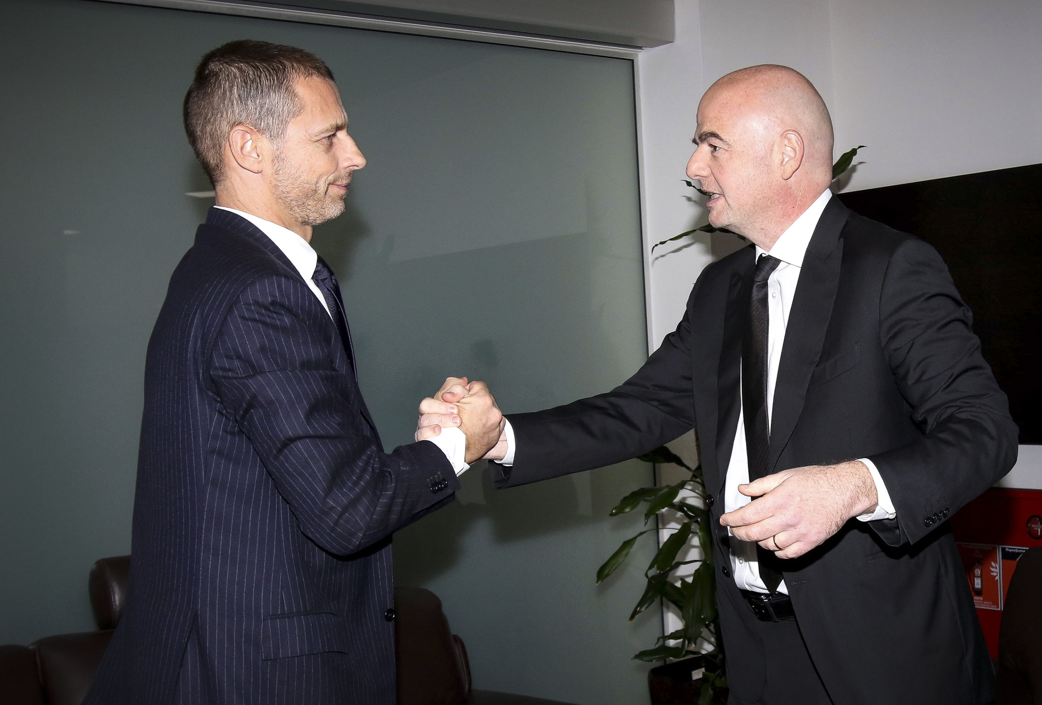 Εμμένει στην απόφασή της η UEFA για Ινφαντίνο: «Χάθηκε η εμπιστοσύνη...»