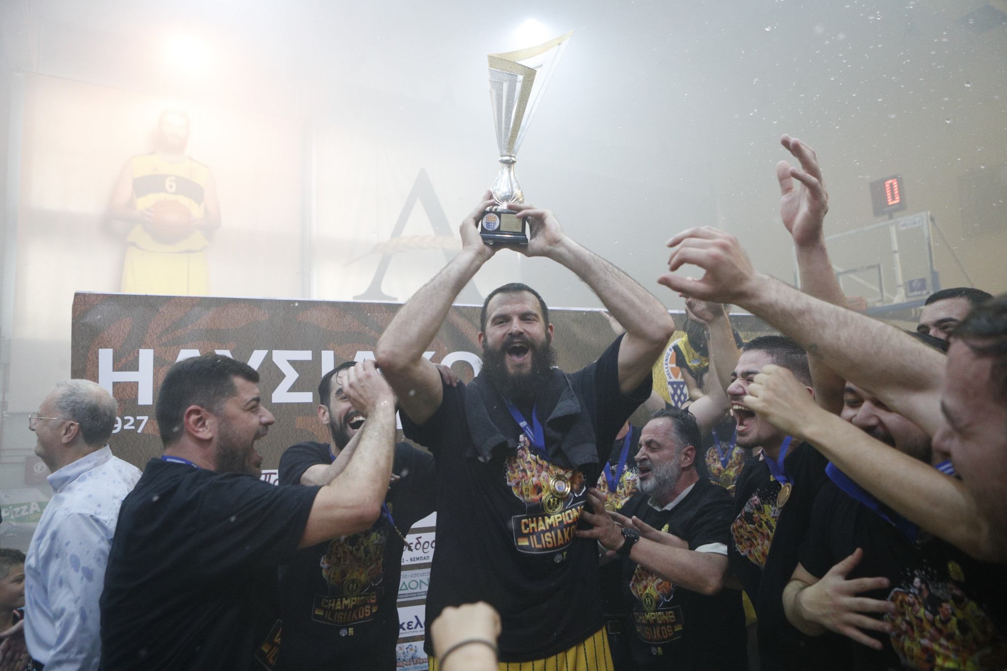 Αειθαλής Φώτσης: Ανανέωσε για ακόμα έναν χρόνο με τον Ηλυσιακό στα 45 του!