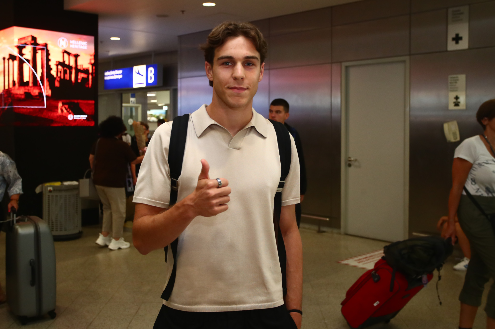Έφτασε Αθήνα για τον Ολυμπιακό ο Γκουστάβο Σα