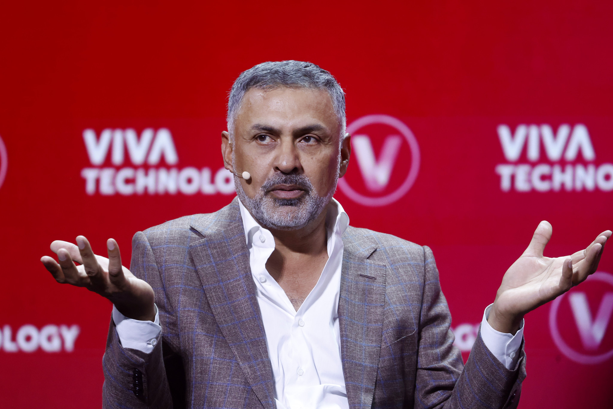 Ο Ινδός μεγιστάνας της Big-Tech που προσφέρει 1 δισεκατομμύριο για ομάδα του NBA Europe στο Λονδίνο