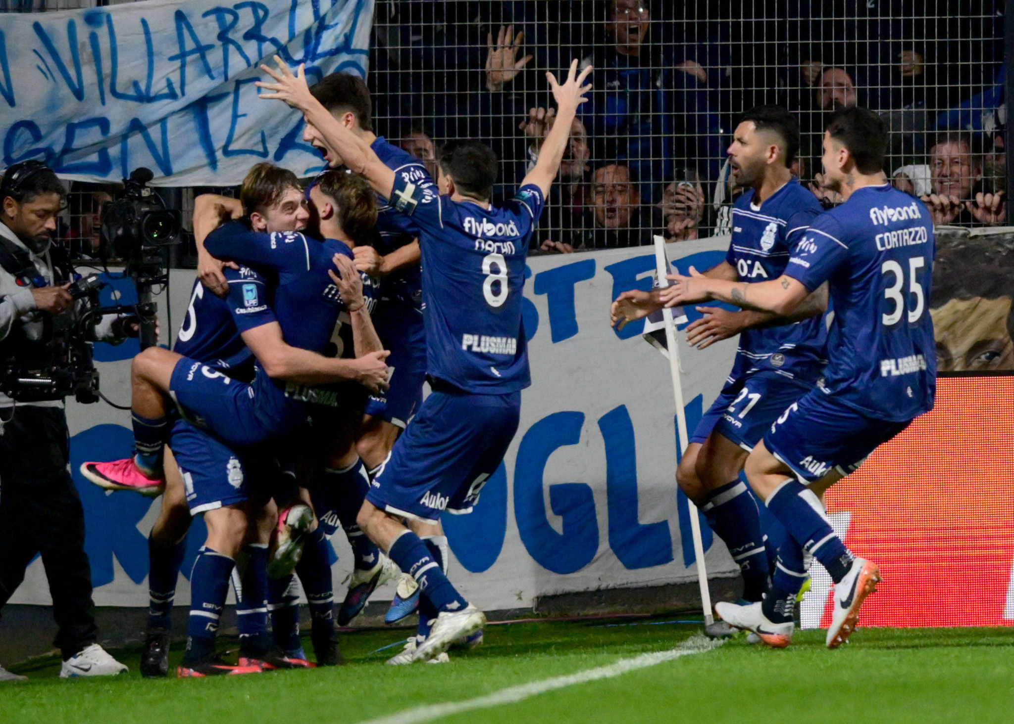 Χιμνάσια Λα Πλάτα - Ρίβερ Πλέιτ 1-0: Δίκαιη νίκη των γηπεδούχων, απογοήτευσαν ξανά οι «Μιγιονάριος»