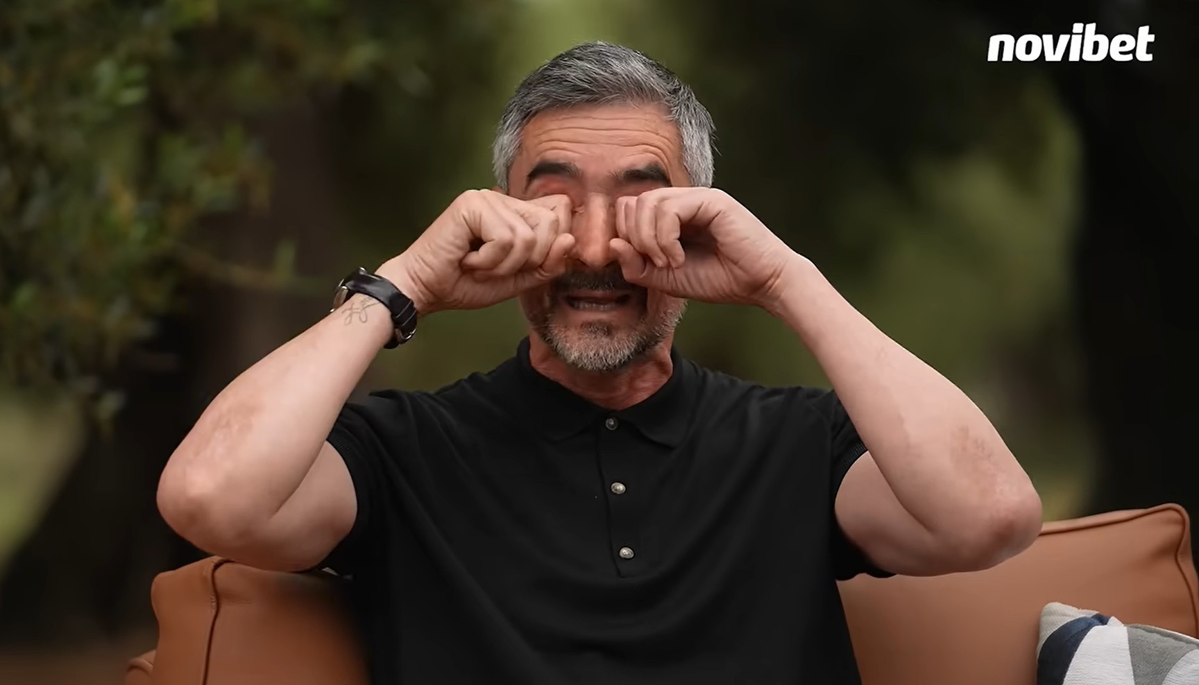 Συγκλονιστική στιγμή με τον Λυμπερόπουλο να κλαίει: «Έχεις δύο χρόνια μπροστά σου να κάνεις κάτι με την μπάλα»  (video)