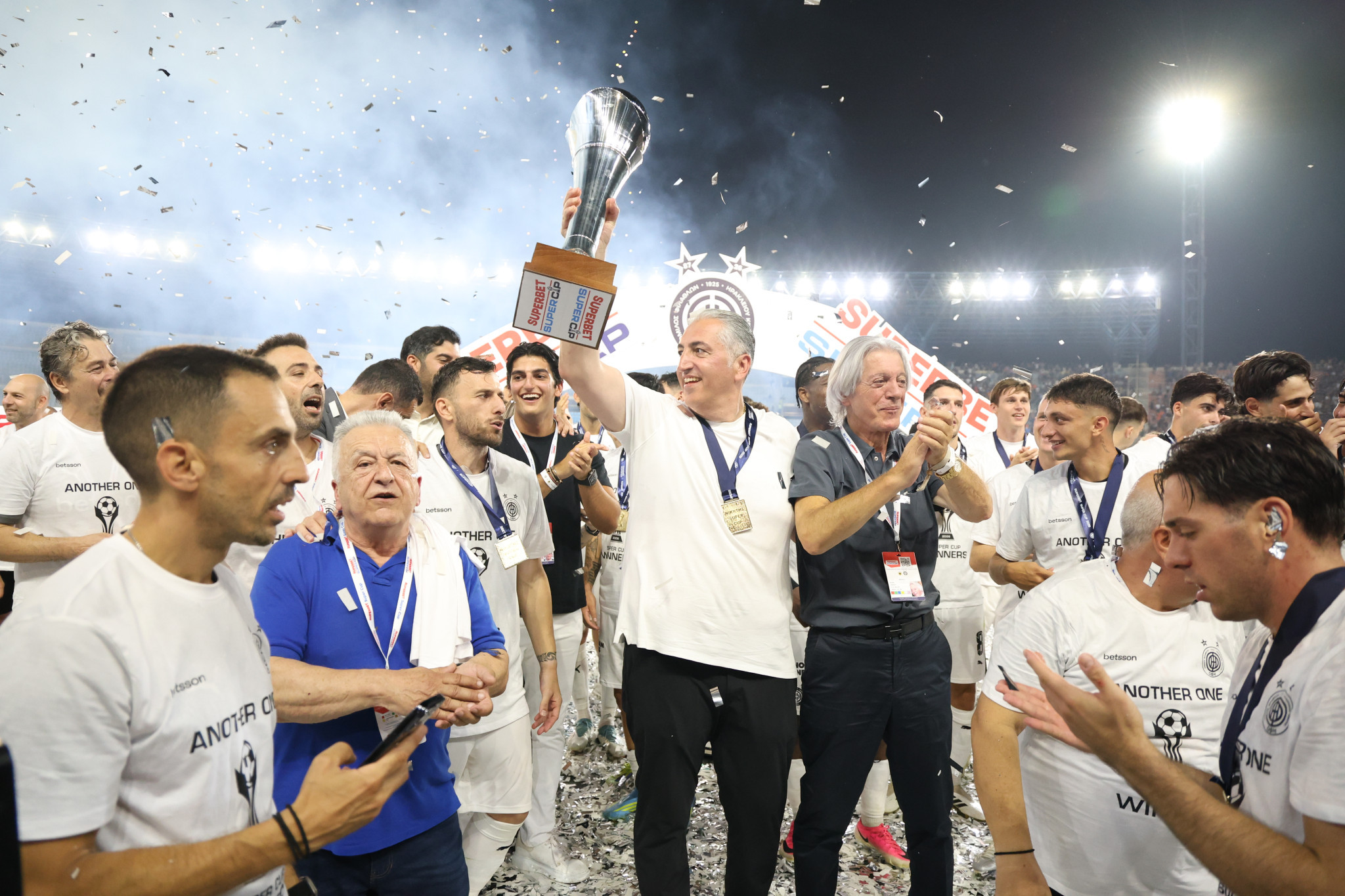 Μπούσης: «Δώσαμε ένα όνειρο σε όλες τις ομάδες – Συγχαρητήρια στον Ηλιόπουλο»