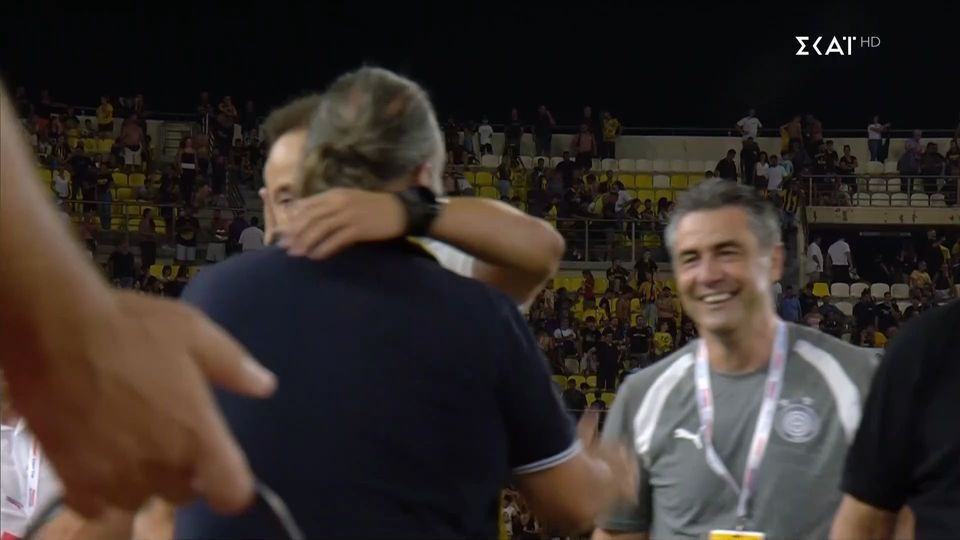 Ιπποτική κίνηση Ηλιόπουλου - Χαιρέτησε και συνεχάρη τον Κόντη μετά την κατάκτηση του Super Cup