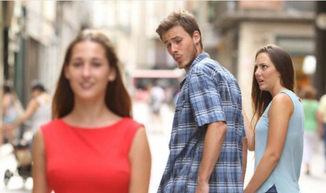 «Τσακωτός» ο Ρόδρι στο πιο γνωστό meme - Ποια ήταν αυτή που κοίταζε, ενώ ήταν με τη σύντροφό του; (photo)