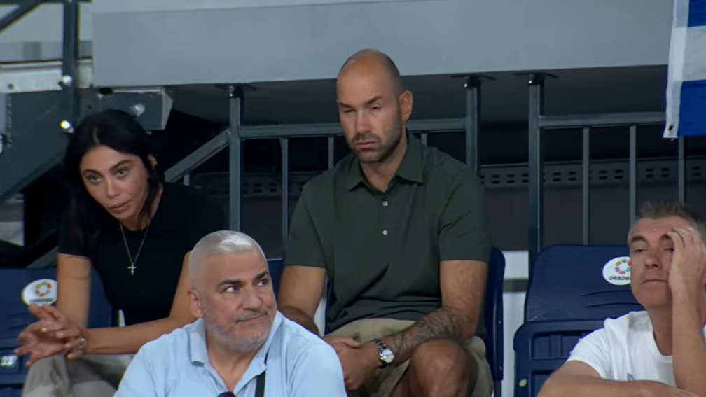 Στο πλευρό της Εθνικής Παίδων ο Σπανούλης, βλέπει τον αγώνα του Eurobasket U16 με τη Σλοβενία