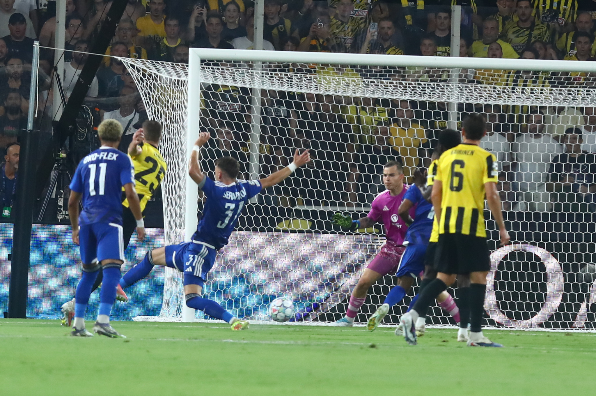 Ο Βάργκα «εκτέλεσε» τον Βούτσοφ για το 2-0 της ΑΕΚ (video)