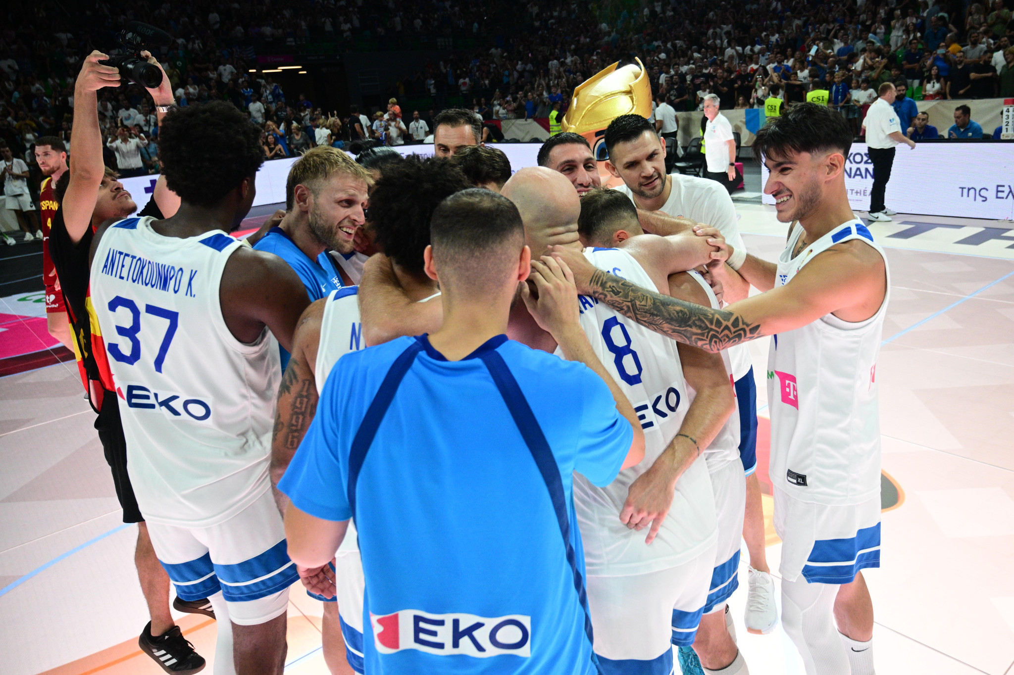 Για την Εθνική βγάζεις τη γαλανόλευκη φανέλα σου, όχι το άχτι σου