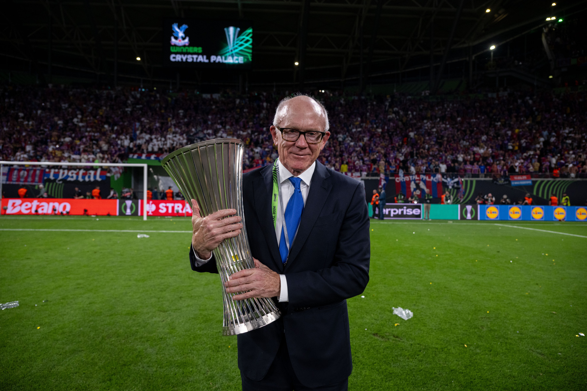 Ο πρώην πρέσβης του Τραμπ μετά την Premier League επεκτείνεται στον Περσικό Κόλπο μέσω της Formula 1
